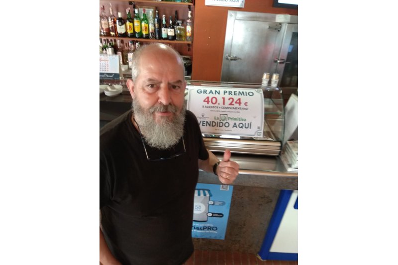 El bar Avenida de Benidoleig reparte 40.124 euros de la Lotería Primitiva El bar Avenida de Benidoleig reparte 40.124 euros de la Lotería Primitiva
