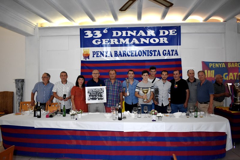 La Penya Barcelonista de Gata guardona al futbolista Jaume Devesa i a l’atleta Alvan Salvà en el dinar de socis La Penya Barcelonista de Gata guardona al futbolista Jaume Devesa i a l’atleta Alvan Salvà en el dinar de socis