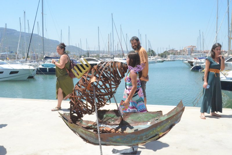 Veinticinco esculturas que invitan a reflexionar y a celebrar la vida Veinticinco esculturas que invitan a reflexionar y a celebrar la vida