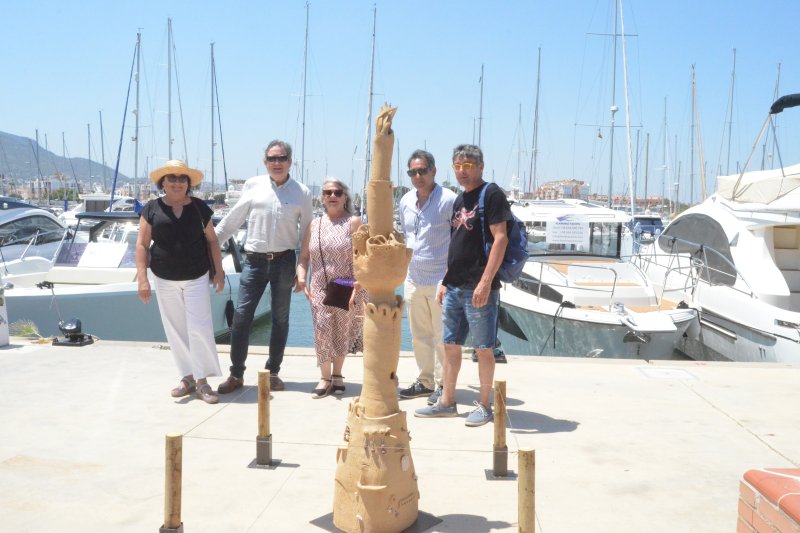 Veinticinco esculturas que invitan a reflexionar y a celebrar la vida Veinticinco esculturas que invitan a reflexionar y a celebrar la vida