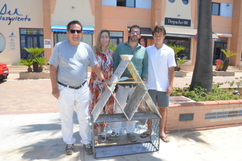 Veinticinco esculturas que invitan a reflexionar y a celebrar la vida Veinticinco esculturas que invitan a reflexionar y a celebrar la vida