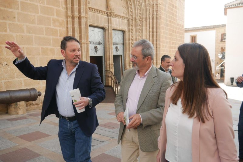 VOX plantea en Xàbia desafíos para la pesca y soluciones al problema del emisario en la playa del Arenal VOX plantea en Xàbia desafíos para la pesca y soluciones al problema del emisario en la playa del Arenal
