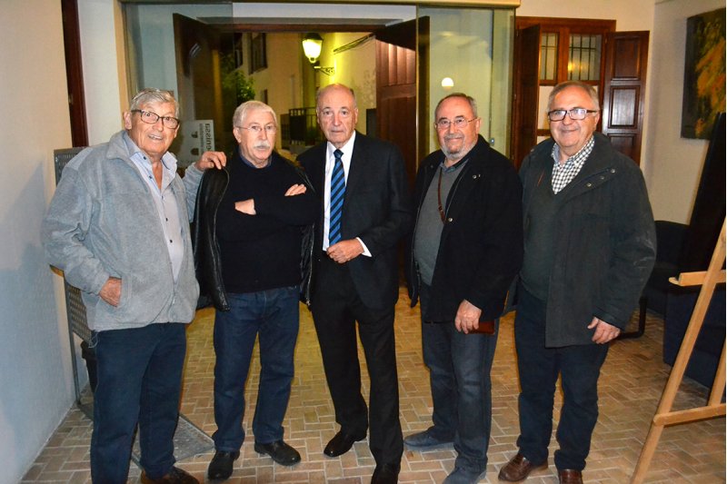 Joan Josep Cardona rep l’emblema d’or de l’Institut d’Estudis Comarcals de la Marina Alta Joan Josep Cardona rep l’emblema d’or de l’Institut d’Estudis Comarcals de la Marina Alta