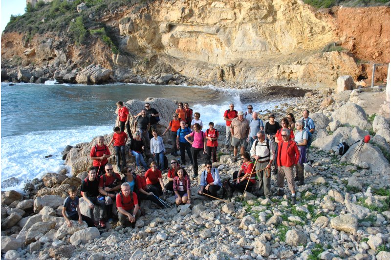 El Grup de Senderisme recorre el litoral de Moraira y el Moraig El Grup de Senderisme recorre el litoral de Moraira y el Moraig