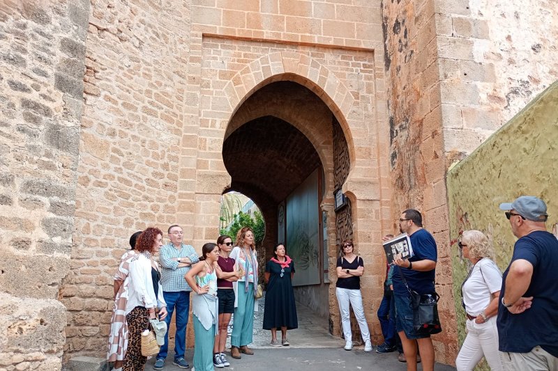 Descubrir la historia y el patrimonio con motivo del 9 d’Octubre Descubrir la historia y el patrimonio con motivo del 9 d’Octubre