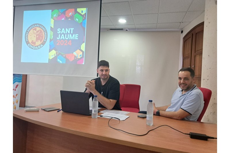 La Regidoria de Festes i Tradicions informa a les penyes de l’organització i muntatge dels “garitos” conforme a l’ordenança La Regidoria de Festes i Tradicions informa a les penyes de l’organització i muntatge dels “garitos” conforme a l’ordenança