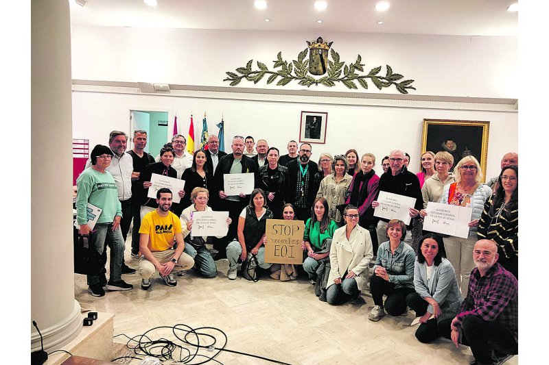 El pleno de Dénia rechaza los recortes de la Escuela Oficial de Idiomas El pleno de Dénia rechaza los recortes de la Escuela Oficial de Idiomas