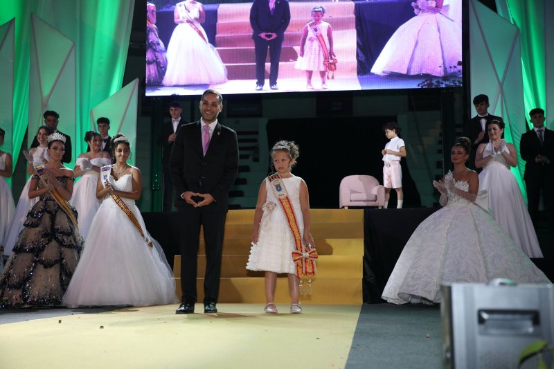 Les festes de la Soledat 2024 d’Ondara coronen i exalten a Ainhoa Fernández i Sara Lozano com a regines  Les festes de la Soledat 2024 d’Ondara coronen i exalten a Ainhoa Fernández i Sara Lozano com a regines