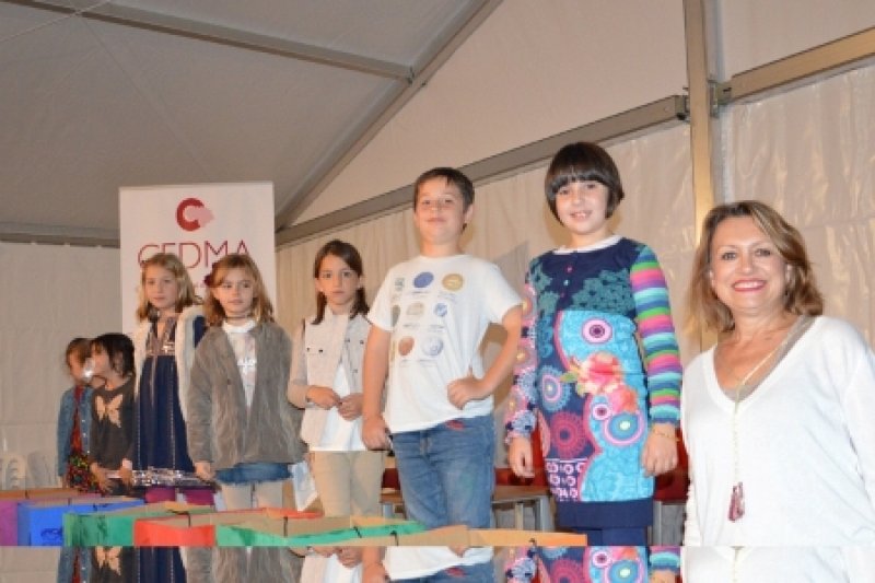 CEDMA recoge en Ondara 240 firmas de políticos y entidades a favor del Tren de la Costa CEDMA recoge en Ondara 240 firmas de políticos y entidades a favor del Tren de la Costa