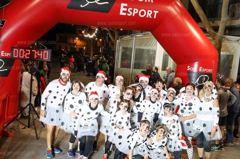 La Sant Silvestre d’Ondara dona els 2.300 euros de recaptació per a la residència Mare de Déu de la Soledat La Sant Silvestre d’Ondara dona els 2.300 euros de recaptació per a la residència Mare de Déu de la Soledat