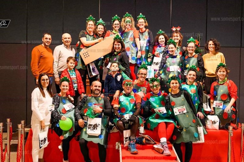 La Sant Silvestre d’Ondara dona els 2.300 euros de recaptació per a la residència Mare de Déu de la Soledat La Sant Silvestre d’Ondara dona els 2.300 euros de recaptació per a la residència Mare de Déu de la Soledat