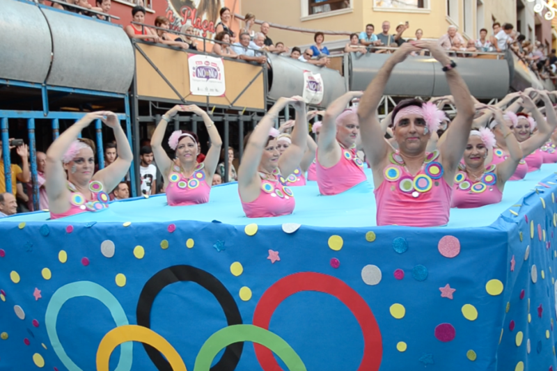 L’Asbeuredor 78 guanya el primer premi de les carrosses de Pedreguer i la natació sincronitzada és el millor grup a peu L’Asbeuredor 78 guanya el primer premi de les carrosses de Pedreguer i la natació sincronitzada és el millor grup a peu