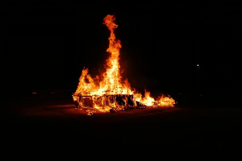 La crema de míssils i material bèl·lic fa de la falla de Pamis un al·legat contra la guerra d’Ucraïna La crema de míssils i material bèl·lic fa de la falla de Pamis un al·legat contra la guerra d’Ucraïna