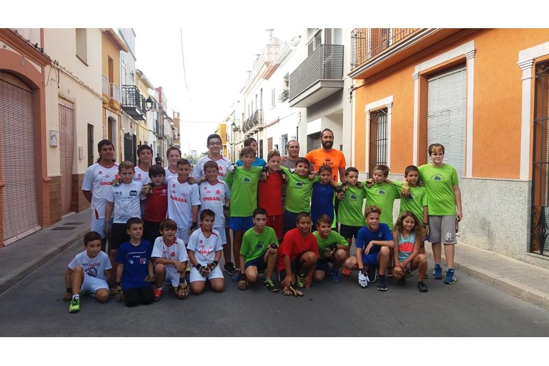 L'Escola Municipal d'Ondara estrena la temporada al trofeu 9 d'Octubre de Els Poblets L'Escola Municipal d'Ondara estrena la temporada al trofeu 9 d'Octubre de Els Poblets