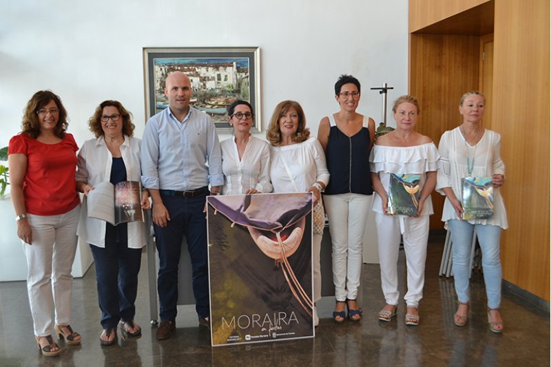 La presentació de les onze dones de la Comissió inicia les festes patronals de Moraira La presentació de les onze dones de la Comissió inicia les festes patronals de Moraira