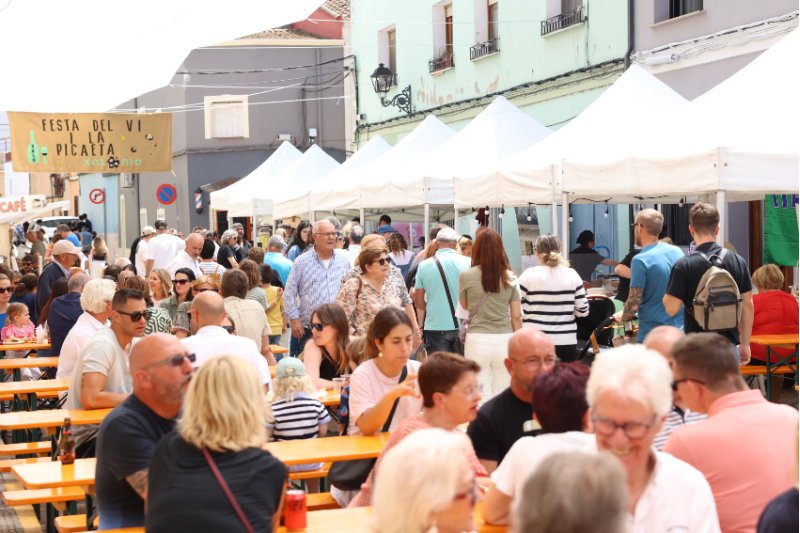 Xàlonia arranca una nova edició amb festa, comerç, música i molta essència mediterrània Xàlonia arranca una nova edició amb festa, comerç, música i molta essència mediterrània