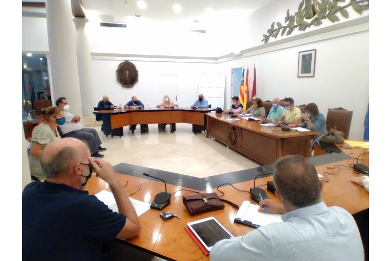 Las asociaciones de vecinos reclaman más presencia policial en algunas zonas de Dénia  Las asociaciones de vecinos reclaman más presencia policial en algunas zonas de Dénia