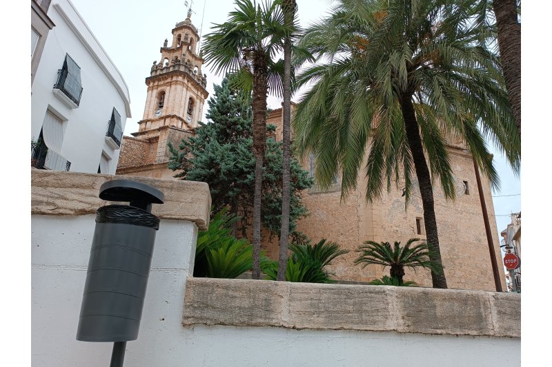 El Ayuntamiento de Pego instala más de un centenar de nuevas papeleras en algo más de un año El Ayuntamiento de Pego instala más de un centenar de nuevas papeleras en algo más de un año