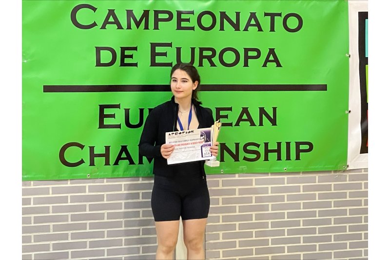 La pegolina Clara Pastor es proclama campiona d’Europa d’alçament de pes en banca amb récord La pegolina Clara Pastor es proclama campiona d’Europa d’alçament de pes en banca amb récord