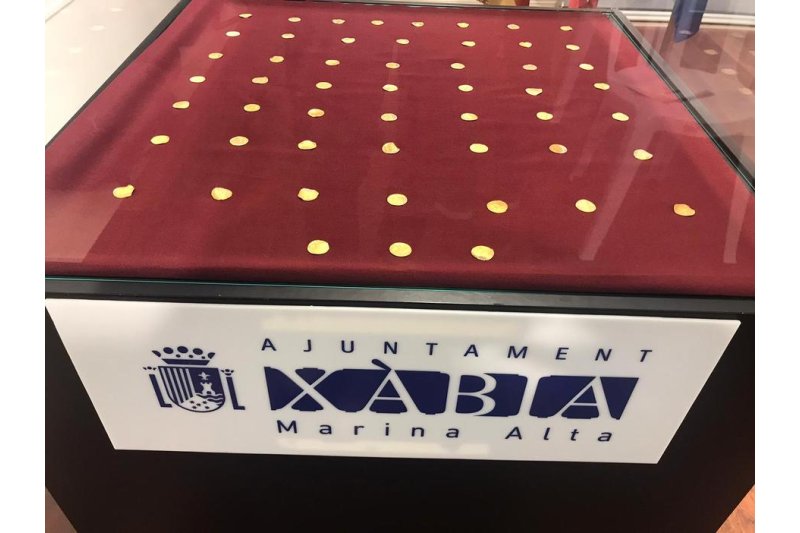 Concluye la restauración del conjunto de 53 monedas del Tesoro del Portitxol de Xàbia Concluye la restauración del conjunto de 53 monedas del Tesoro del Portitxol de Xàbia