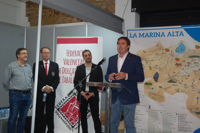 La “Marina Alta amb els 5 sentits ” enmarca un homenaje a la trayectoria de bandas y grupos de música tradicional en la Fira de Ondara La “Marina Alta amb els 5 sentits ” enmarca un homenaje a la trayectoria de bandas y grupos de música tradicional en la Fira de Ondara