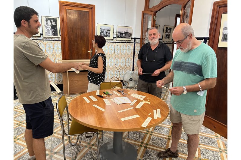 La asociación Els Pórxes dedica la muestra de fiestas a los Pedreguers pel Món La asociación Els Pórxes dedica la muestra de fiestas a los Pedreguers pel Món