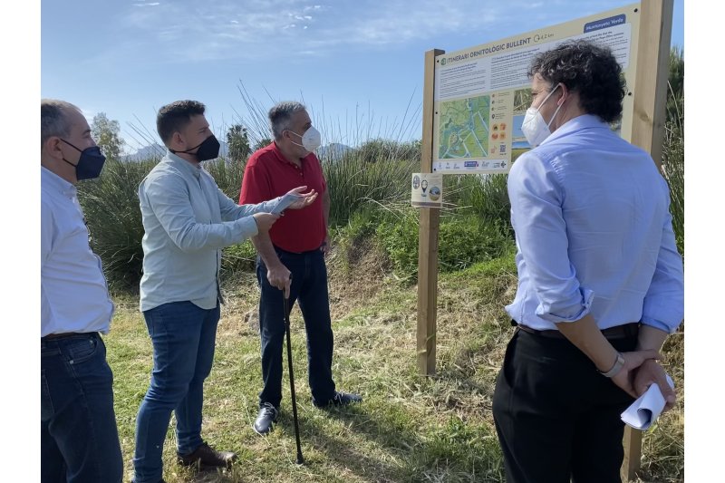 Colomer inaugura las rutas ornitológicas en el marjal de Pego Colomer inaugura las rutas ornitológicas en el marjal de Pego