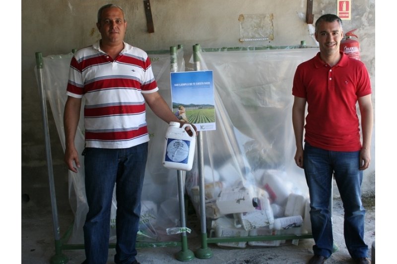 El ecoparque cuenta con un punto de recogida de envases fitosanitarios El ecoparque cuenta con un punto de recogida de envases fitosanitarios