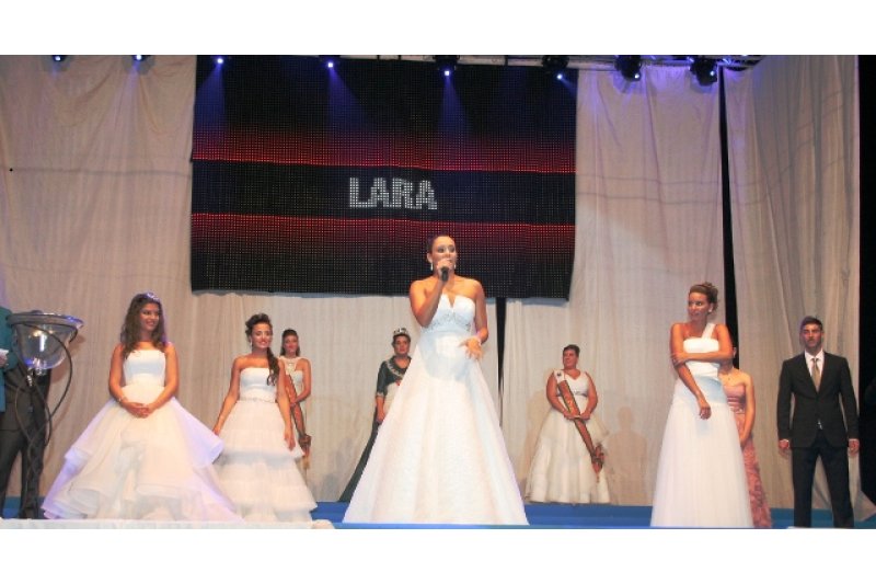 La suerte elige a Lara Oller y a Sara Serer como reina mayor y reina infantil de 2012  La suerte elige a Lara Oller y a Sara Serer como reina mayor y reina infantil de 2012