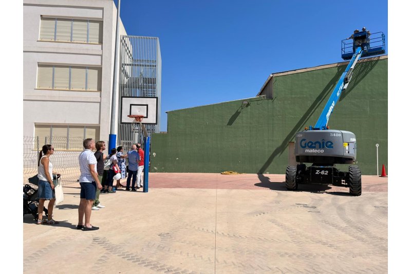 Las obras de la retirada del techo de fibrocemento del gimnasio del Sanchis Guarner de Ondara comienzan mañana Las obras de la retirada del techo de fibrocemento del gimnasio del Sanchis Guarner de Ondara comienzan mañana