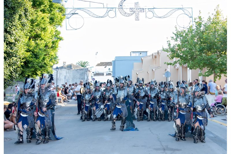 La presentació de la marxa que acompanyarà a la Kinta Filà com a capitana dels moros i cristians 2024 calfa els motors a les festes dels Poblets La presentació de la marxa que acompanyarà a la Kinta Filà com a capitana dels moros i cristians 2024 calfa els motors a les festes dels Poblets