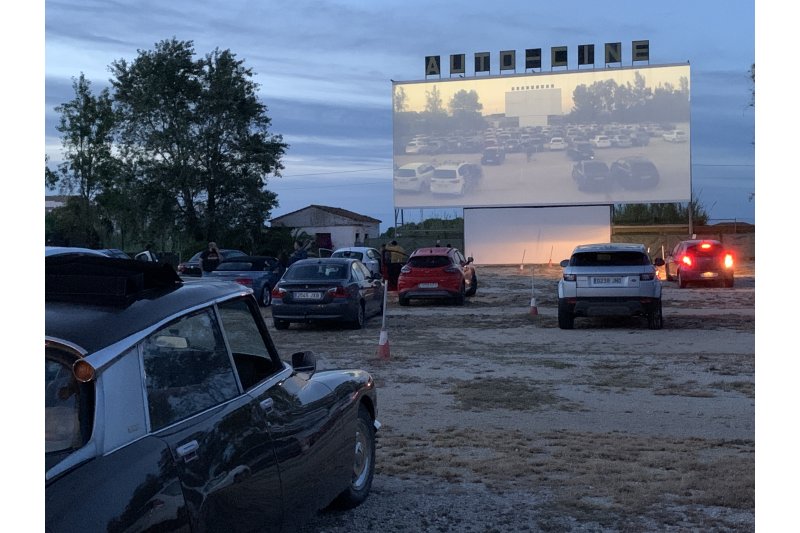 El cambio de hora pone en peligro la continuidad del autocine Drive-in El cambio de hora pone en peligro la continuidad del autocine Drive-in