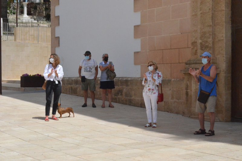 Dénia condena los asesinatos de Olivia, Anna y Rocío   Dénia condena los asesinatos de Olivia, Anna y Rocío