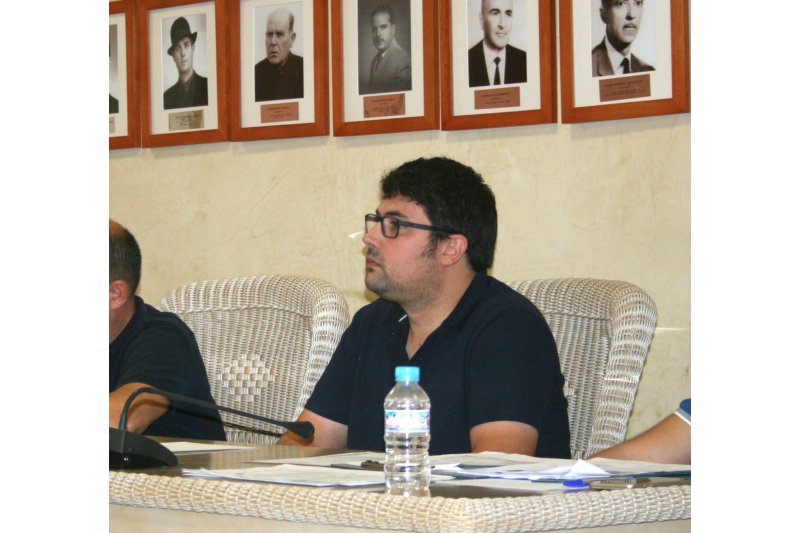 Joan Vicent Vallés pren possessió com a nou regidor de Gata Joan Vicent Vallés pren possessió com a nou regidor de Gata