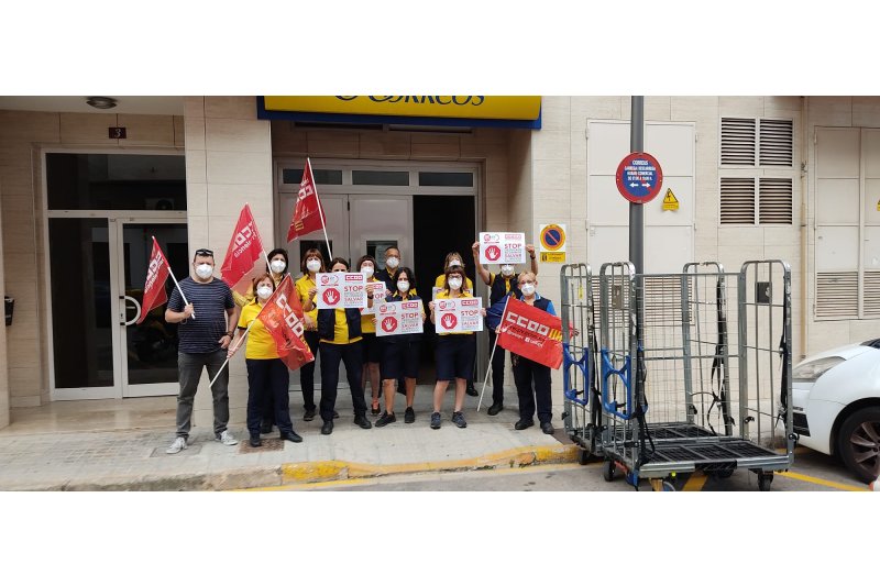 Concentración en Ondara contra la privatización de Correos Concentración en Ondara contra la privatización de Correos