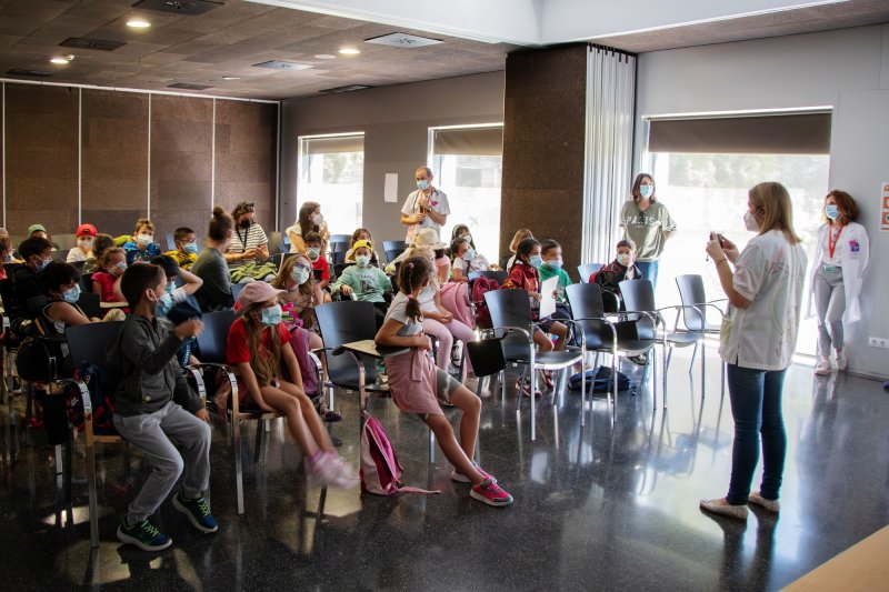 El Hospital de Dénia celebra el Día del Niño Hospitalizado con muchos besos y una visita virtual a la planta de Pediatría El Hospital de Dénia celebra el Día del Niño Hospitalizado con muchos besos y una visita virtual a la planta de Pediatría