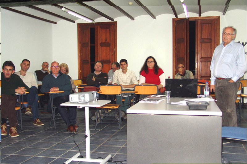 Enrique Matarredona descriu el patrimoni geogràfic del litoral de la Marina Alta Enrique Matarredona descriu el patrimoni geogràfic del litoral de la Marina Alta