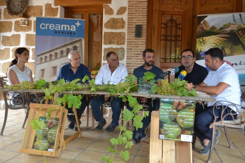 Tasts, visites guiades, menús especials i una exposició donaran a conéixer la cultura del moscatell a Benissa Tasts, visites guiades, menús especials i una exposició donaran a conéixer la cultura del moscatell a Benissa