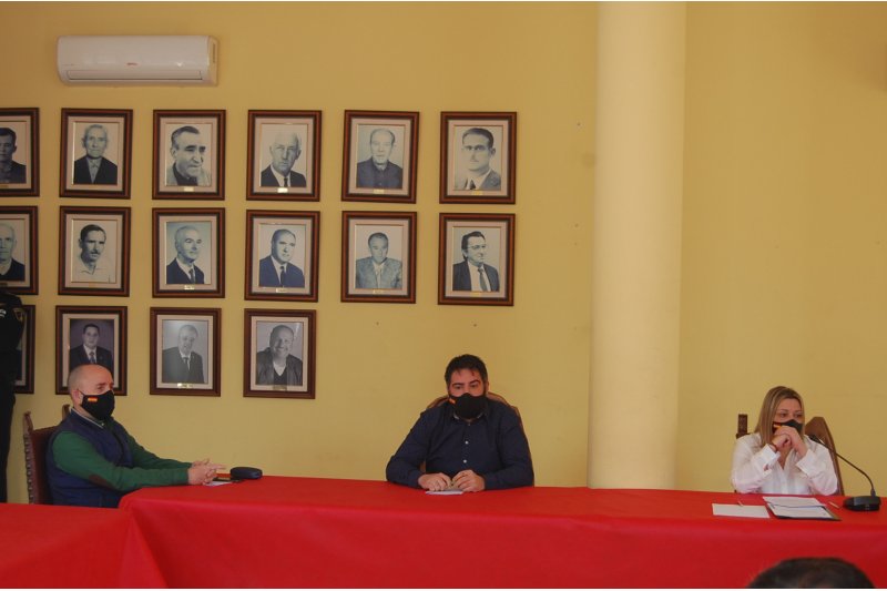 El PP de El Verger reclama a Coll que dimita porque “se ha quedado solo”  El PP de El Verger reclama a Coll que dimita porque “se ha quedado solo”