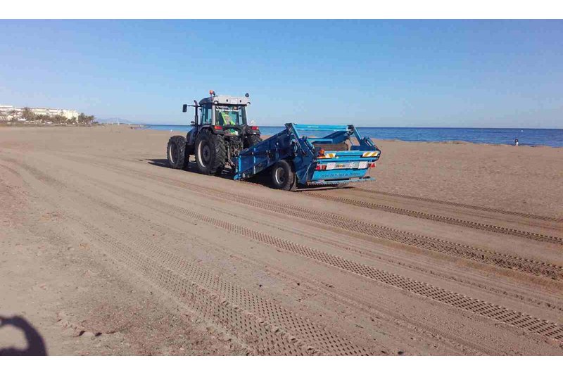 El equipo de gobierno dice que las playas están a punto excepto la arena acumulada en un tramo de Les Marines El equipo de gobierno dice que las playas están a punto excepto la arena acumulada en un tramo de Les Marines