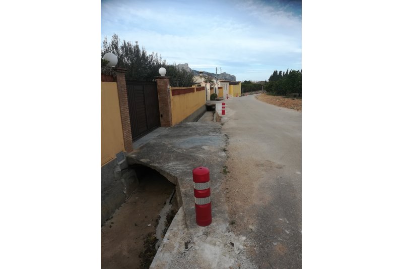 Ondara mejora el camí de Xàbia en la partida Tossals Ondara mejora el camí de Xàbia en la partida Tossals