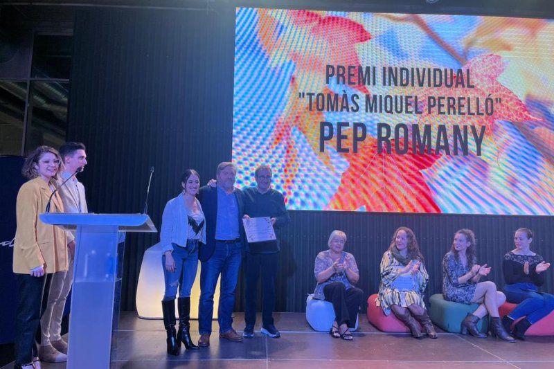 Nodrissa y Pep Romany reciben los Premis de la Tardor Nodrissa y Pep Romany reciben los Premis de la Tardor