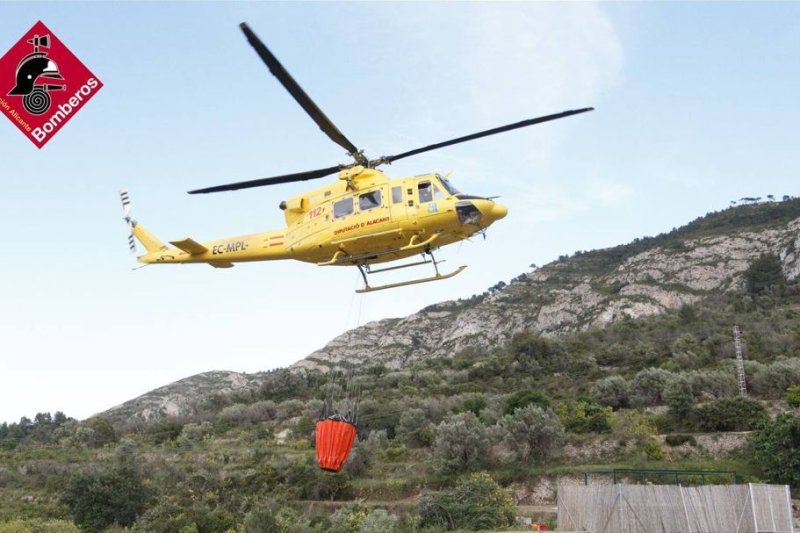Una quema descontrolada provoca un incendio en la Llosa de Camatxo Una quema descontrolada provoca un incendio en la Llosa de Camatxo