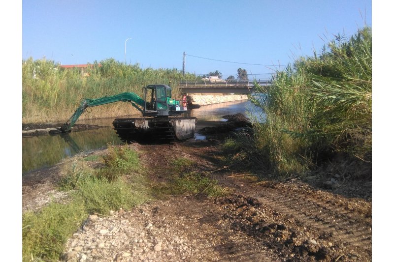 Limpieza de la desembocadura del Girona Limpieza de la desembocadura del Girona