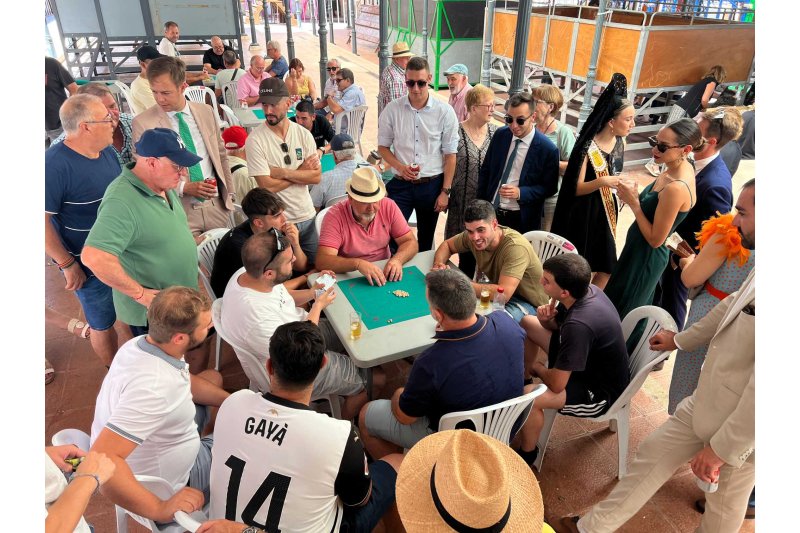 GALERIA de FOTOS dels TORNEJOS de TRUC i PETANCA de les FESTES de JULIOL de PEDREGUER GALERIA de FOTOS dels TORNEJOS de TRUC i PETANCA de les FESTES de JULIOL de PEDREGUER