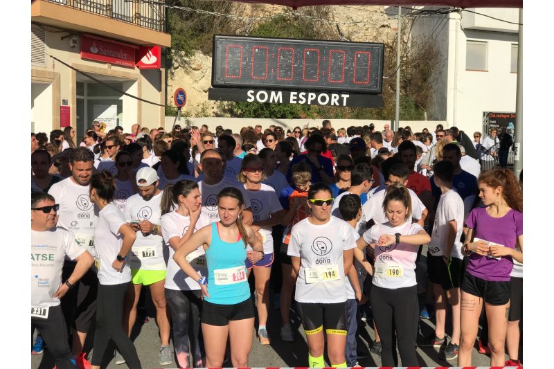 La I Cursa de la Dona de Benitatxell reuneix més de 300 persones La I Cursa de la Dona de Benitatxell reuneix més de 300 persones