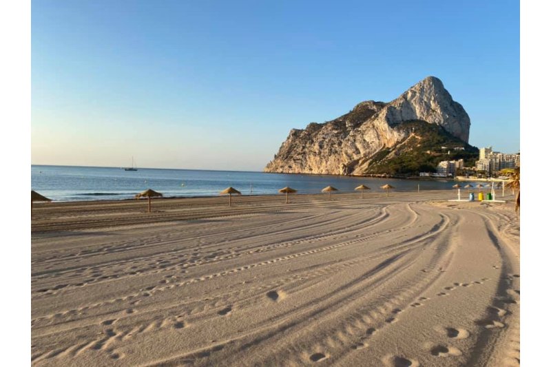 Muere un hombre cuando se bañaba en Calp  Muere un hombre cuando se bañaba en Calp
