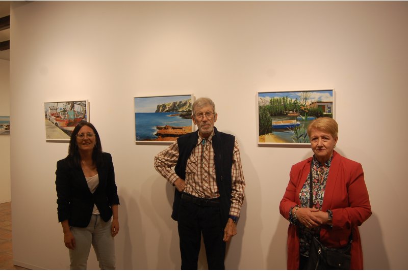 Manolo Mas musicaliza el color y el calor del mediterráneo en el Centre d’Exposicions de Pego Manolo Mas musicaliza el color y el calor del mediterráneo en el Centre d’Exposicions de Pego