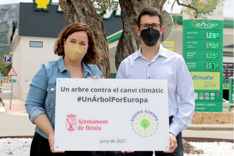 Un olivo como símbolo de la apuesta de Dénia por la sostenibilidad local Un olivo como símbolo de la apuesta de Dénia por la sostenibilidad local