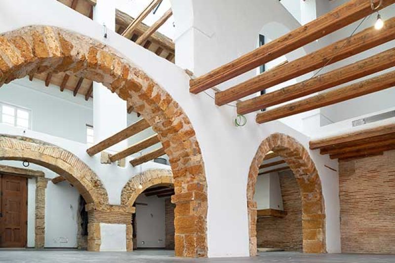 Un lugar con mucha historia… que contar: Javier Calvo nos descubre el ADN de Els Magazinos a través de las huellas del tiempo  Un lugar con mucha historia… que contar: Javier Calvo nos descubre el ADN de Els Magazinos a través de las huellas del tiempo